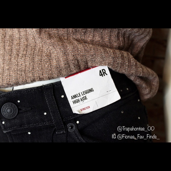 Express | Blk Wash Rhinestone Jeweled Skinny Jeans - Picture 6 of 12